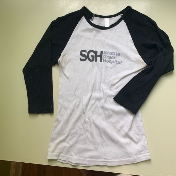 Grey’s Anatomy Graphic Tee - Picture 2 of 2